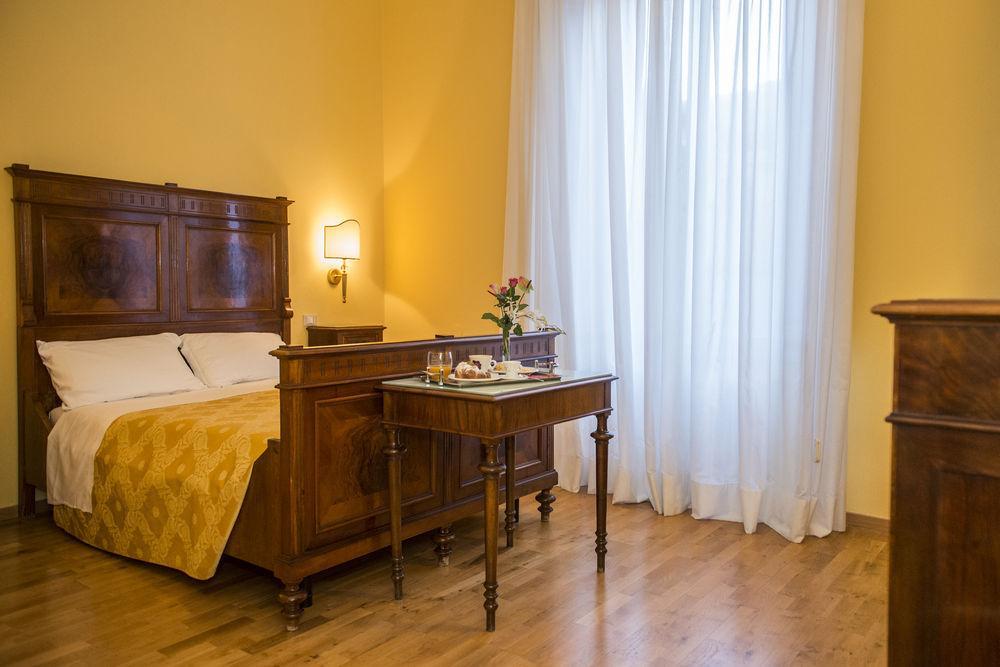 Hotel Vittoria ฟาเอนซา ภายนอก รูปภาพ