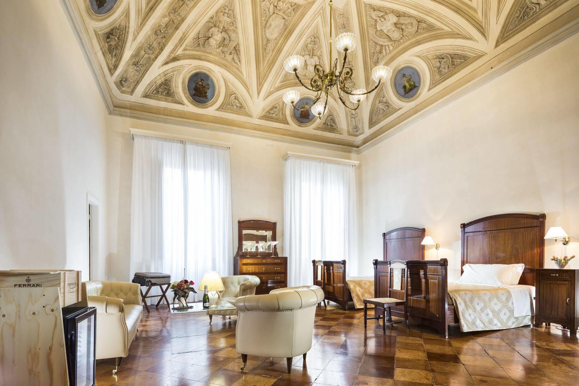 Hotel Vittoria ฟาเอนซา ภายนอก รูปภาพ